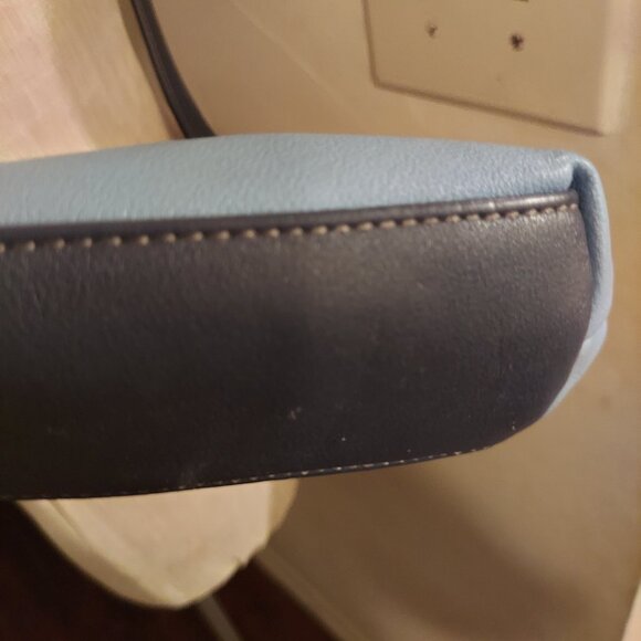 CHAPS 4 POCKET CROSSBODY BAG - Picture 9 of 9